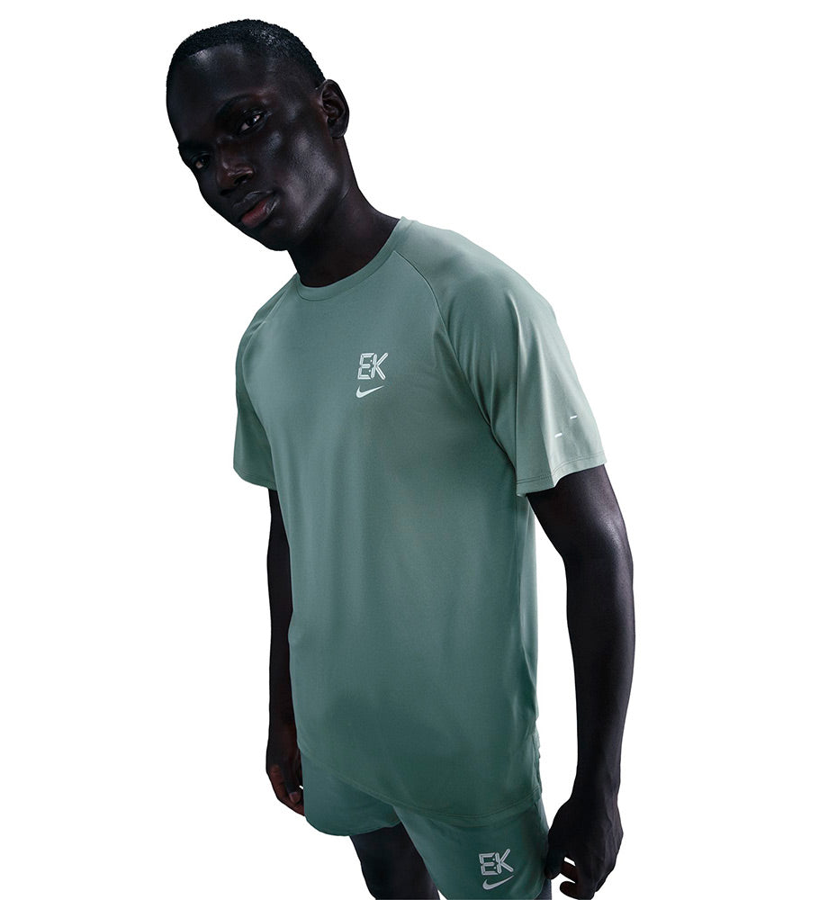 Camiseta Running_Hombre_NIKE Stride Eliud Kipchoge