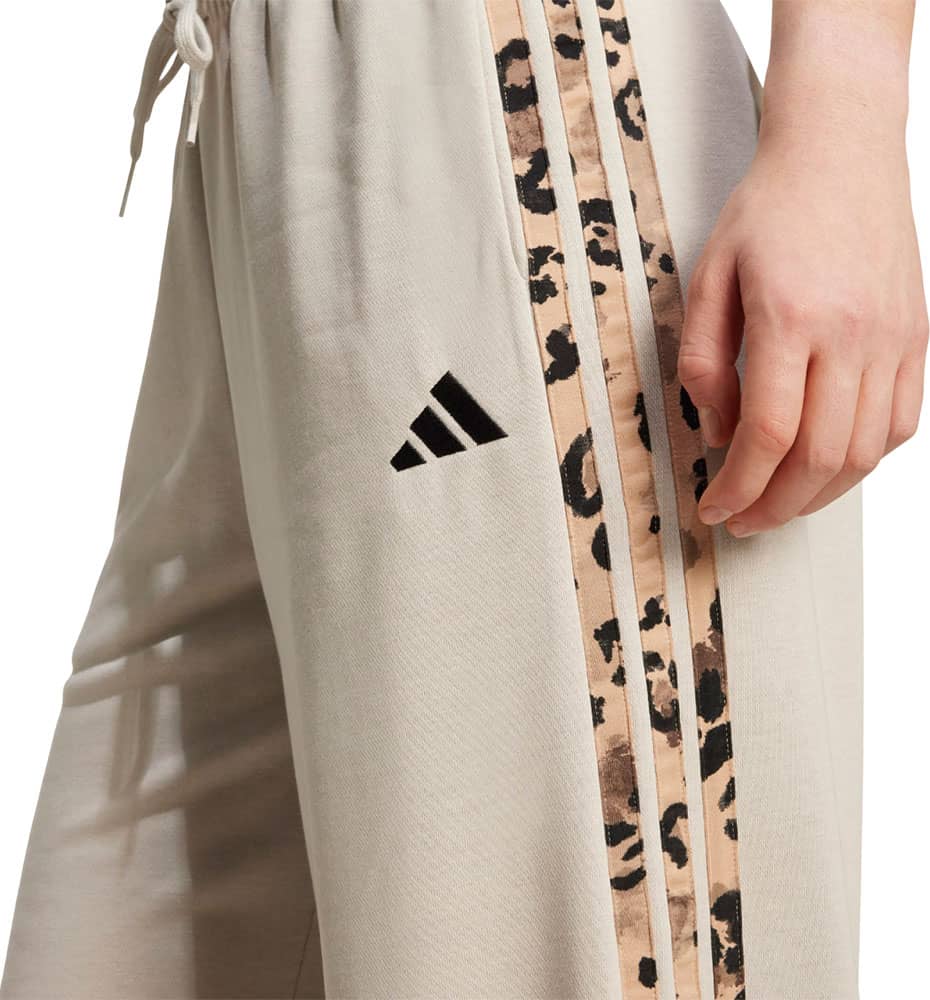 Pantalón Casual_Mujer_ADIDAS W Animal Print Loose Fit