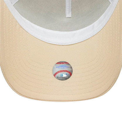 Gorra Casual New Era Outline Trucker New York Yankees