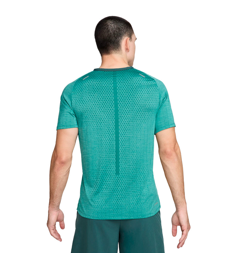 Camiseta M/c Running_Hombre_Nike Dri-fit Adv Techknit Ultra