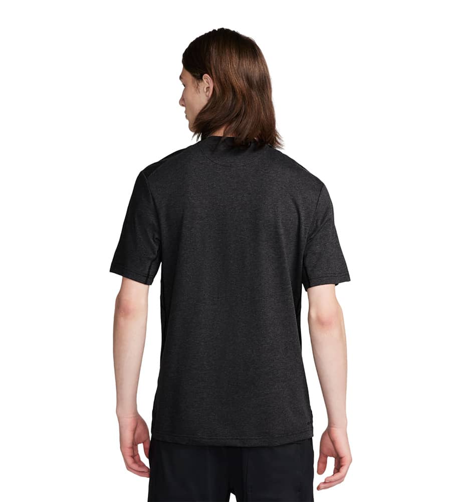 Camiseta M/c Fitness_Hombre_Nike Primary Swoosh