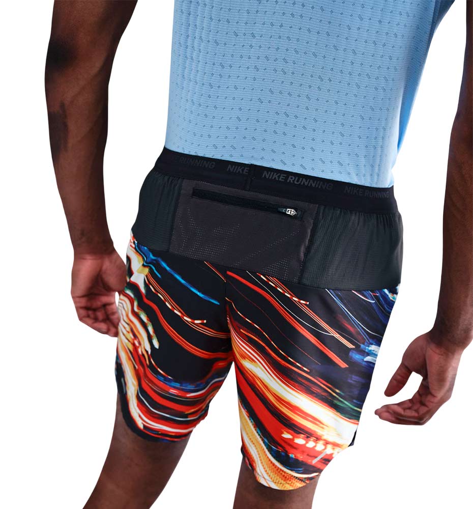 Short Running_Hombre_NIKE Stride 7in
