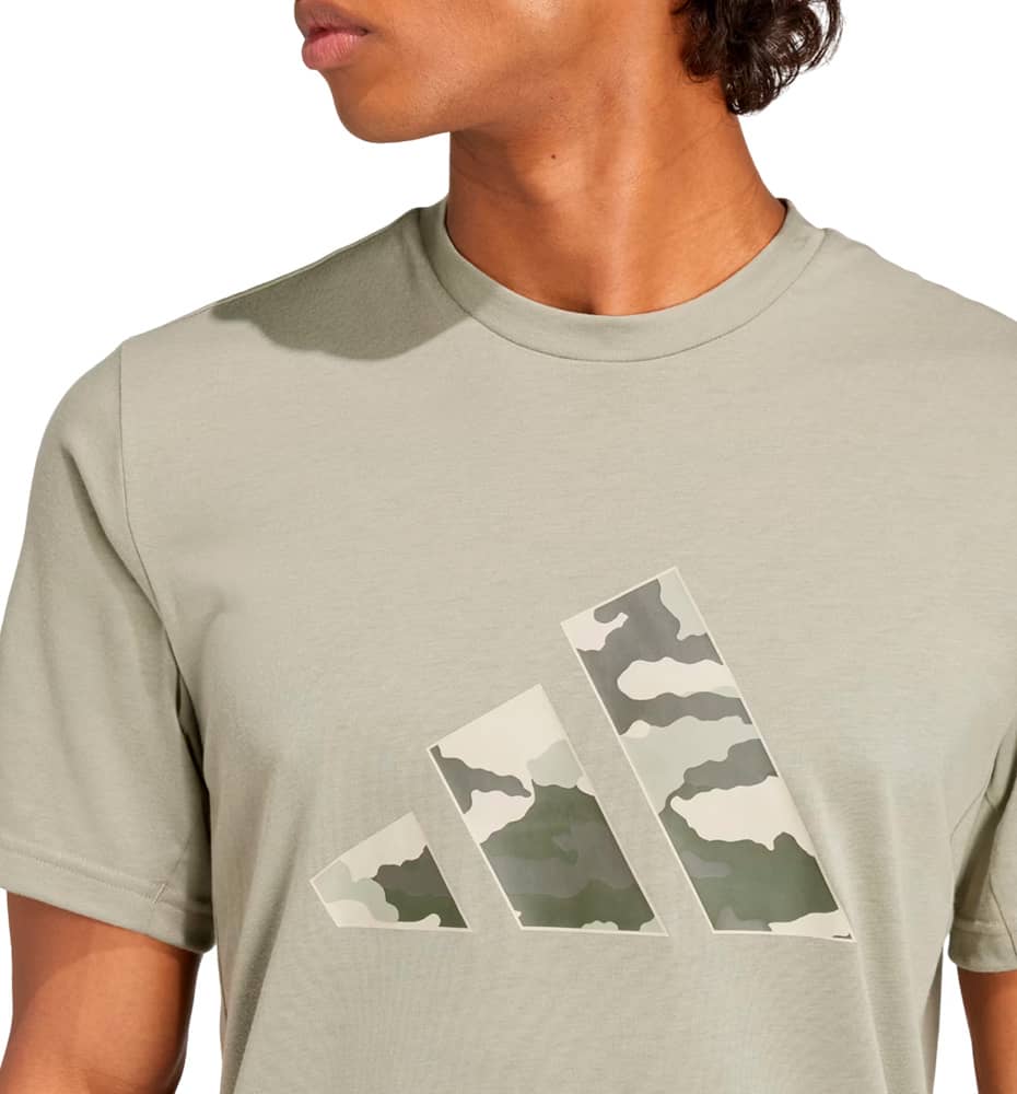 Camiseta M/c Fitness_Hombre_ADIDAS Camo Big Logo T